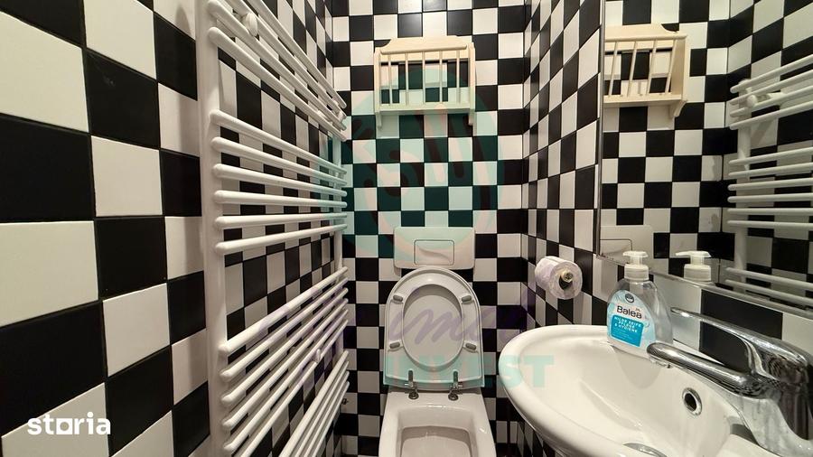Casă cu 7 camere cu Teren 280 Mp în Central