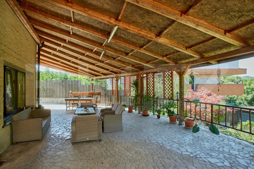 Casă individuală cu 6 camere cu Canalizare în Făget