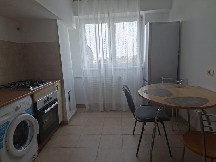 Apartament cu 2 camere decomandat în Ghencea