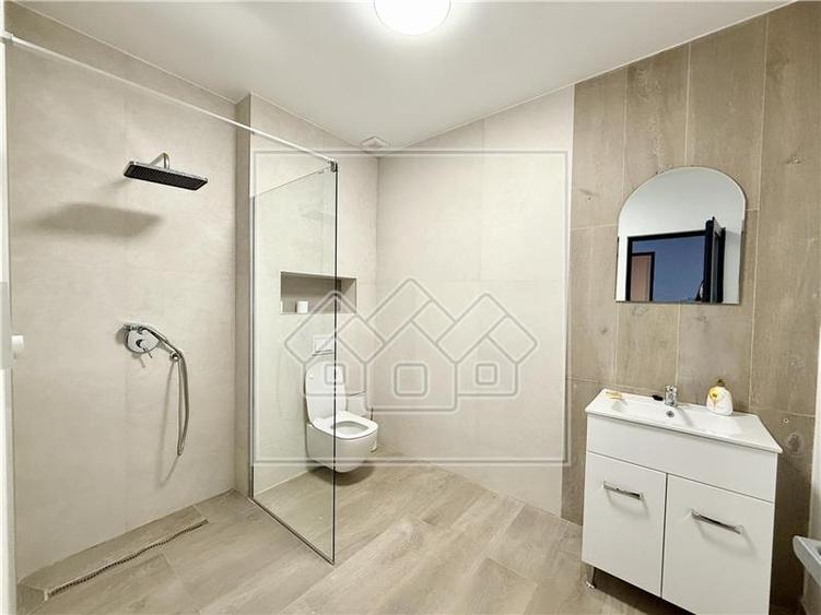 Spațiu comercial, de 174.5 mp, în Turnișor
