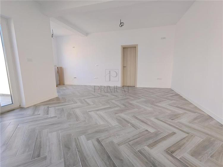 Duplex cu 4 camere cu Teren 275 Mp în Urseni