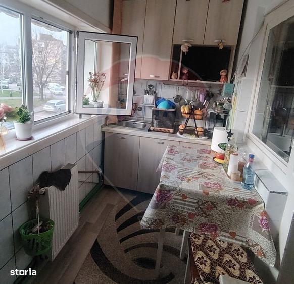 Apartament cu 2 camere decomandat, mobilat în Central