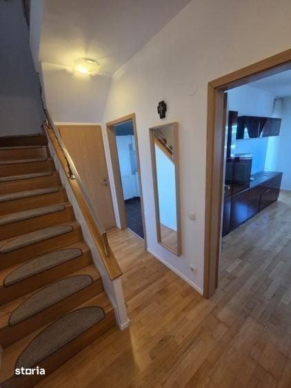 Apartament cu 3 camere în Tei