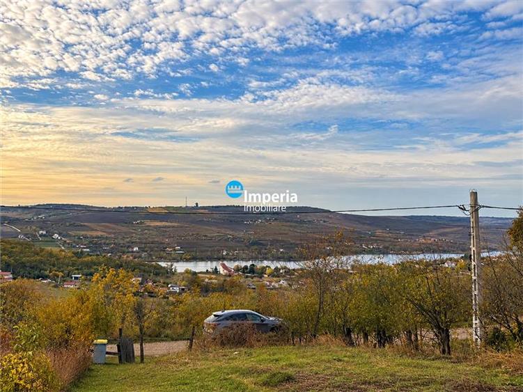 Teren Construcții intravilan de 700 mp, în Aroneanu