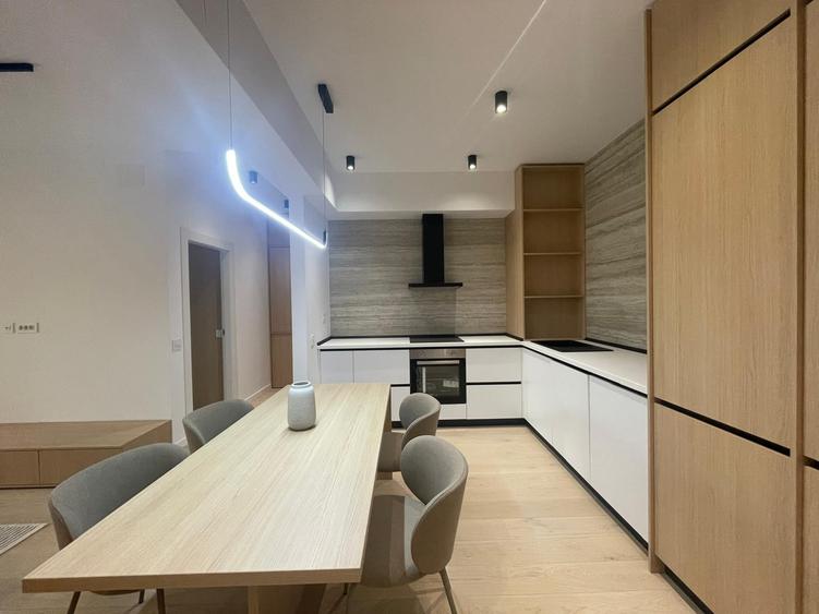 Apartament cu 2 camere semidecomandat în Sisești