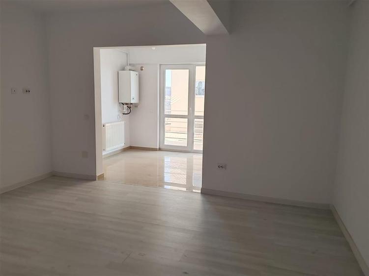 Apartament cu 3 camere decomandat în Valea Lupului