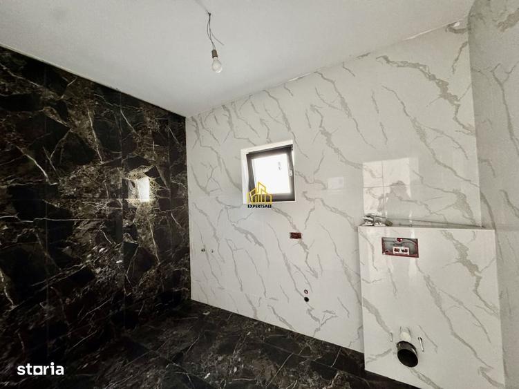 Casă cu 4 camere cu Teren 400 Mp în Domnești