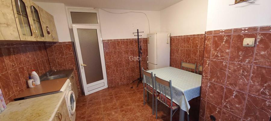 Proprietar vand ap 2 cam dec. 54mp parter tractorul