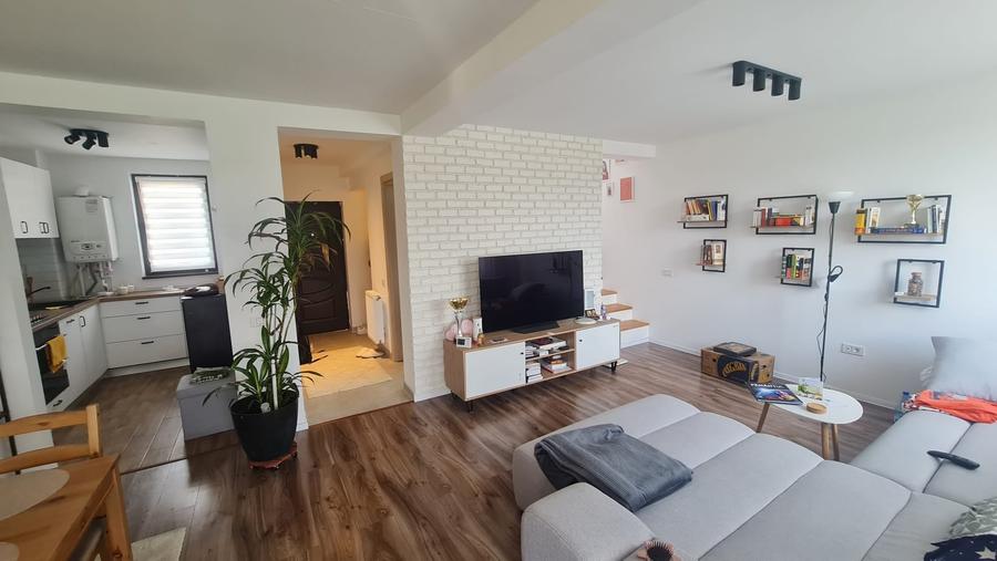 Casă cu 3 camere cu Teren 220 Mp în Berceni