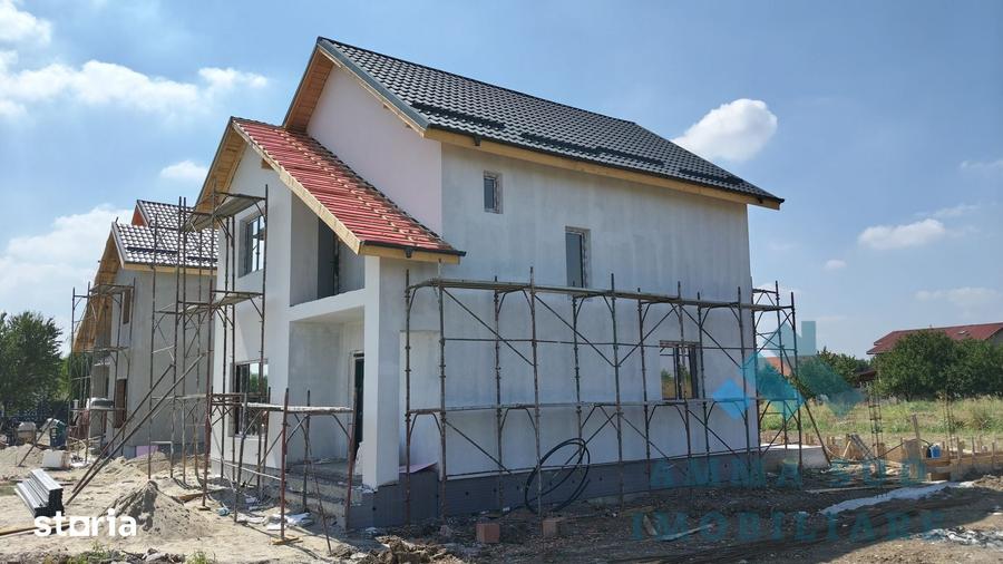 Casă cu 10 camere cu Teren 700 Mp în Furnica