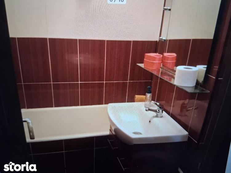Apartament cu 2 camere semidecomandat în Tei