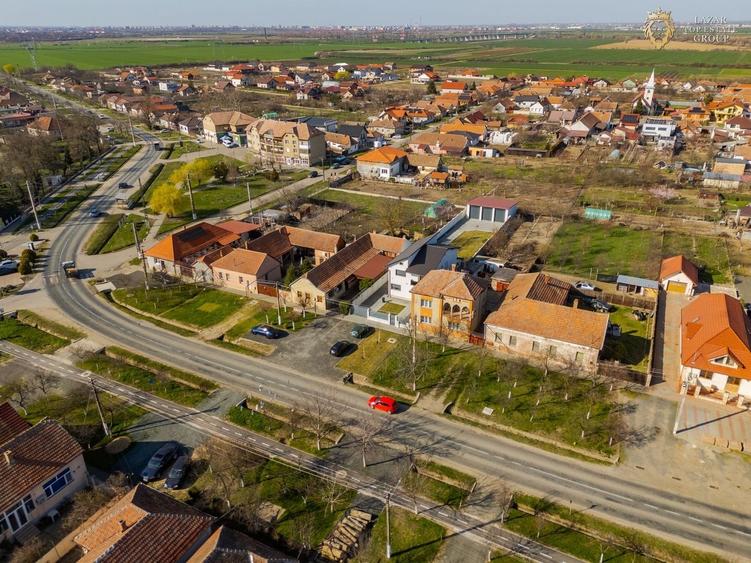 Casă individuală cu 5 camere cu Canalizare în Fântânele