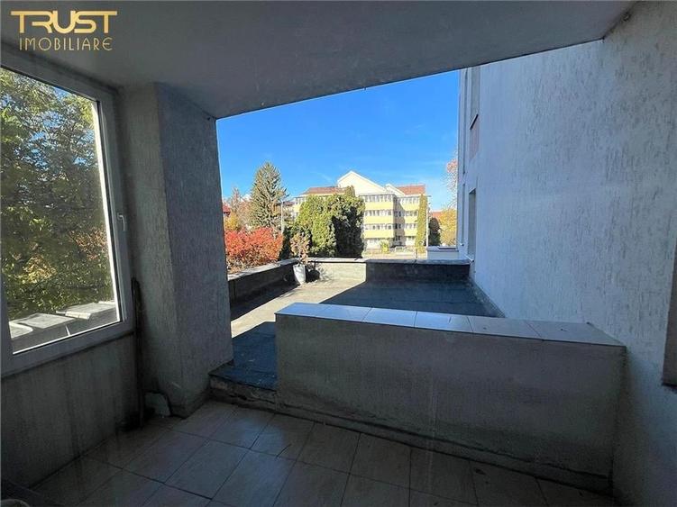 Apartament cu 3 camere decomandat, mobilat în Ultracentral