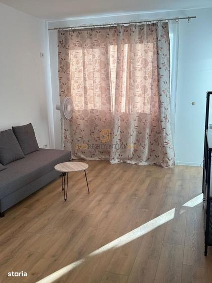 Garsonieră decomandată în Central