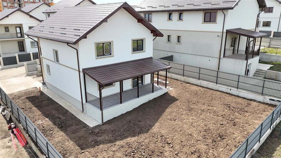 Casă individuală cu 5 camere cu Canalizare în Valea Lupului