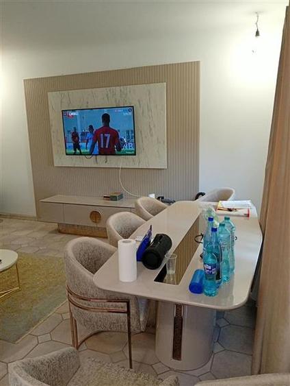 Casă cu 5 camere cu Teren 275 Mp în Tineretului