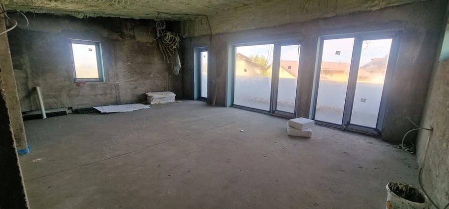 Casă cu Teren 460 Mp în Mogoșoaia