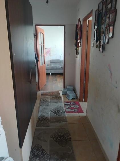 Apartament cu 2 camere decomandat, mobilat în Central