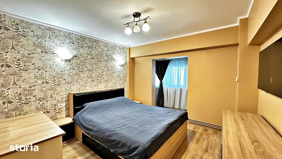 Apartament cu 3 camere decomandat în Far