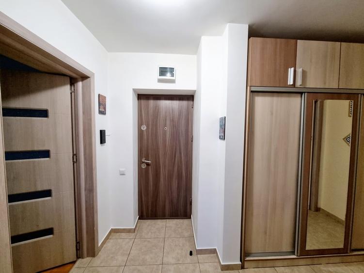 Garsonieră decomandată, mobilată în Decebal