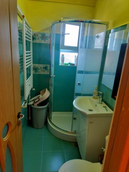 Apartament cu 3 camere decomandat în Valea Rosie