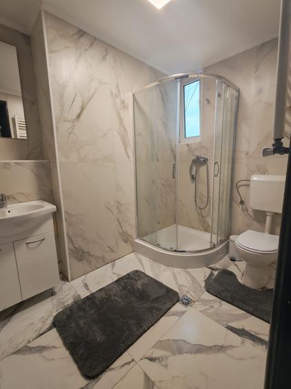 Apartament cu 3 camere semidecomandat în Grădina Icoanei