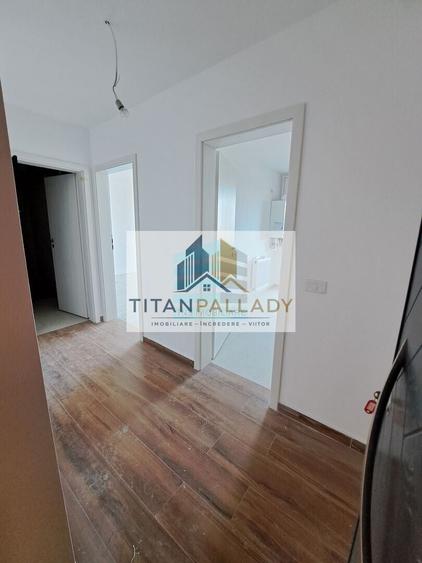 Apartament cu 3 camere decomandat în Titan