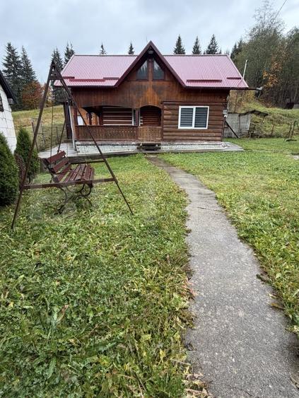 Casă individuală cu 5 camere cu Teren 866 Mp în Câmpulung Moldovenesc
