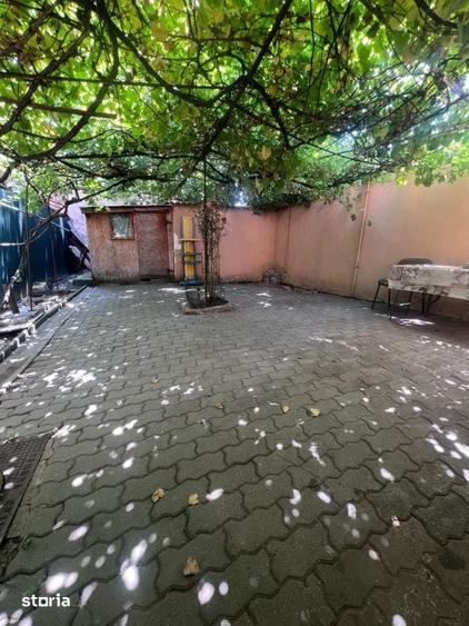 Casă cu 8 camere cu Teren 150 Mp în Ultracentral