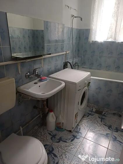 Apartament cu 2 camere decomandat în Coman