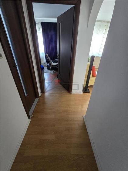 Apartament cu 3 camere decomandat în Mircea cel Bătrân