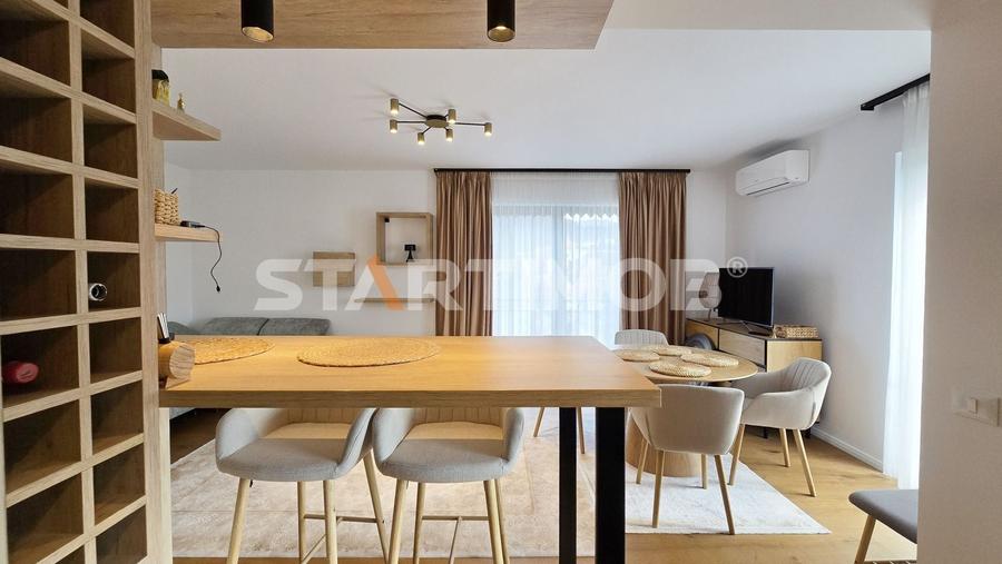 Apartament cu 3 camere decomandat, mobilat în Central