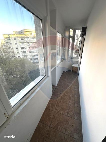Apartament cu 2 camere semidecomandat, mobilat în Centrul Civic