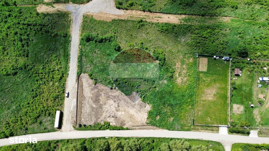 Teren de 4000 mp, în Bârnova