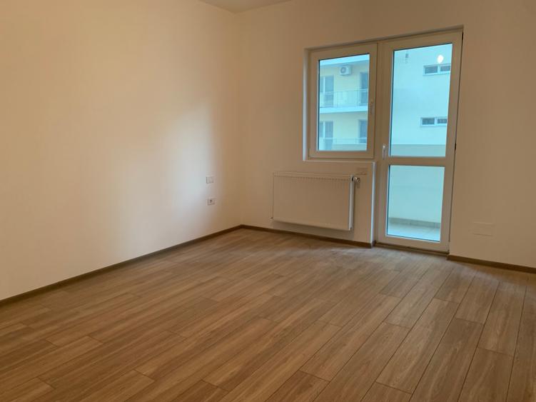 Apartament cu 3 camere decomandat în Berceni