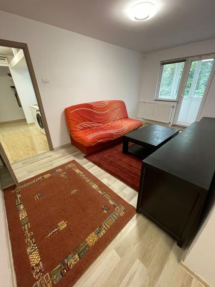 Apartament cu 3 camere nedecomandat în Circumvalațiunii
