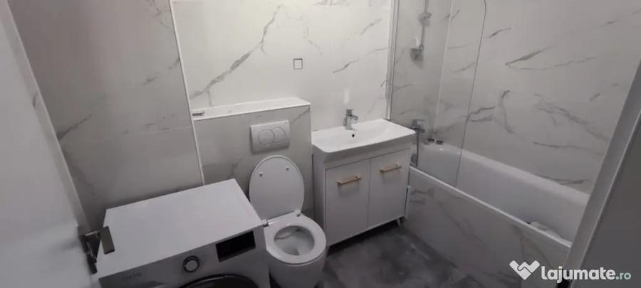 Apartament cu 3 camere semidecomandat în Florești