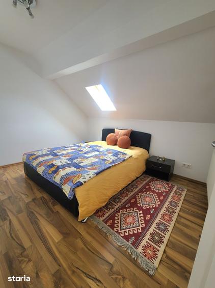 Casă cu 7 camere cu Teren 900 Mp în Corunca