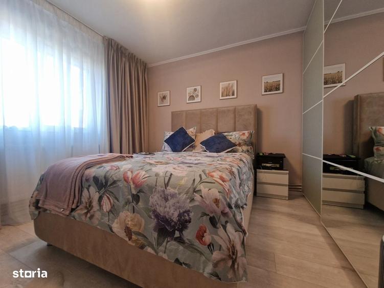 Apartament cu 3 camere decomandat în CET