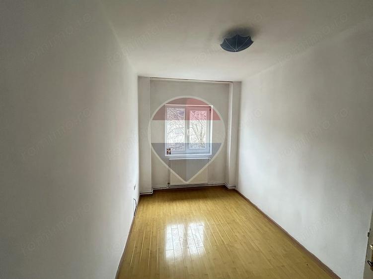 Apartament cu 3 camere decomandat în Băile Borșa