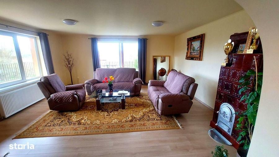 Gospodarie, casa cu 5 camere si 8272 mp teren, in Oarda - 5