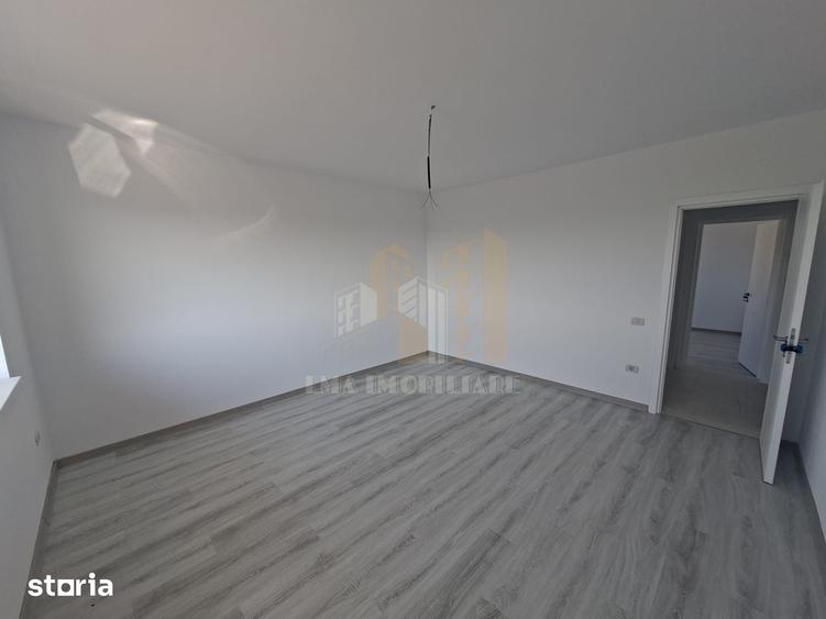 Apartament cu 3 camere decomandat în Sânpetru