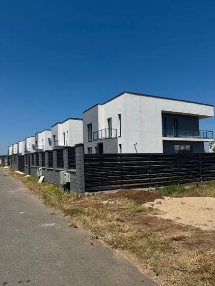 Casă individuală cu 5 camere cu Teren 750 Mp în Corbeanca