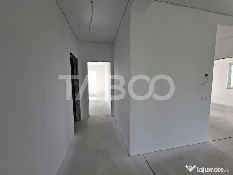 Casă cu 3 camere cu Teren 479 Mp în Cristian