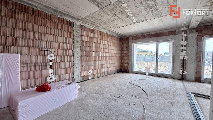 Duplex cu 5 camere cu Canalizare în Moșnița Nouă