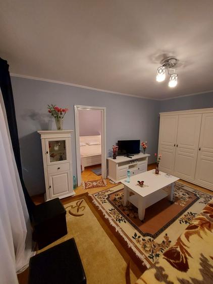 Apartament cu 2 camere semidecomandat, mobilat în Circumvalațiunii