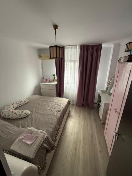 Apartament cu 3 camere semidecomandat în Doamna Ghica