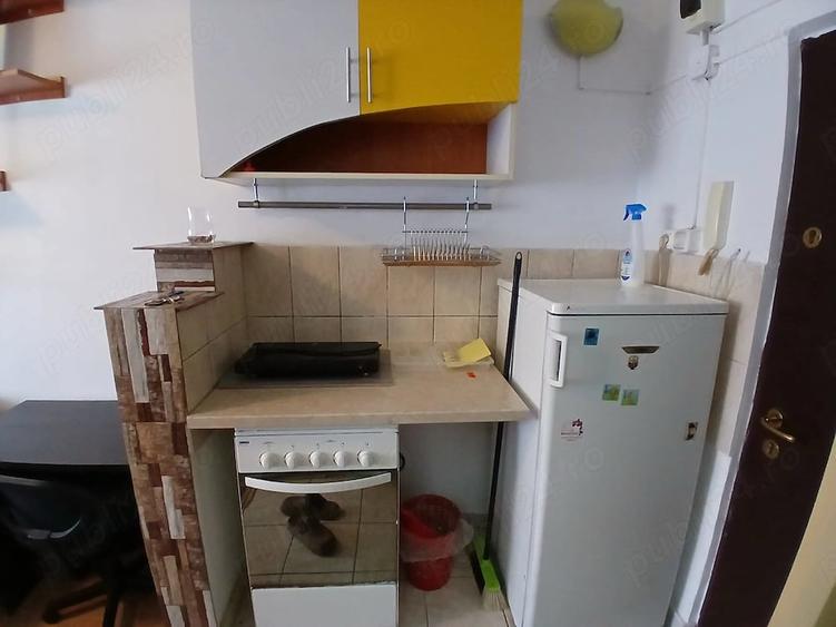 Garsonieră semidecomandată în Buziașului
