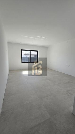 Casă individuală cu 4 camere cu Canalizare în Balotești