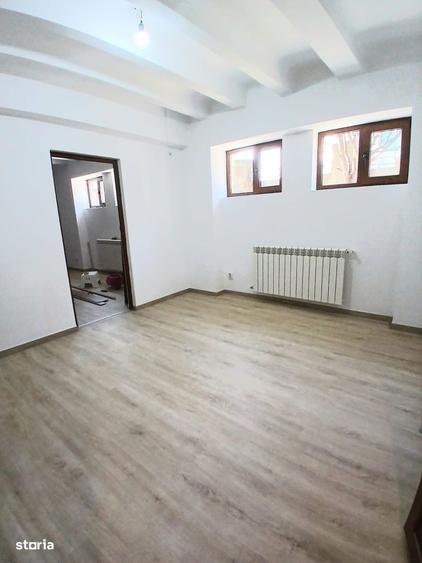 Apartament cu 3 camere în Primăverii